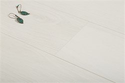 Ламинированный паркет Avers Boden  ХОВЕЯ ABRE16. 1215*196*8мм. Пропитка воском. V-образная фаска. 33 класс. 8 штук в упаковке. 1,905  м2 в упаковке. cZH9t19SjnRwDVp4Mjy571