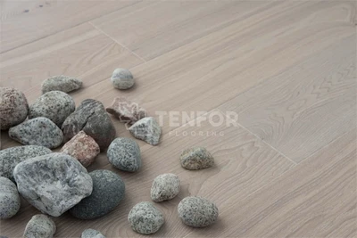 Паркетная доска однополосная TENFOR GREY SAND (Тенфор Грэй Сэнд) Высота  14 мм  Ширина  148 мм  Длина  1860 мм  Площадь в уп.  2.202 м2 8FlOU4lXgIrX70Q-yA3sk2