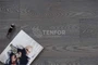 Паркетная доска однополосная TENFOR SHADOW (Тенфор Шэдоу) Высота  14 мм  Ширина  148 мм  Длина  909 мм  Площадь в уп.  1.076 м2 2pMvaNzoizqPobtiWUyNR3